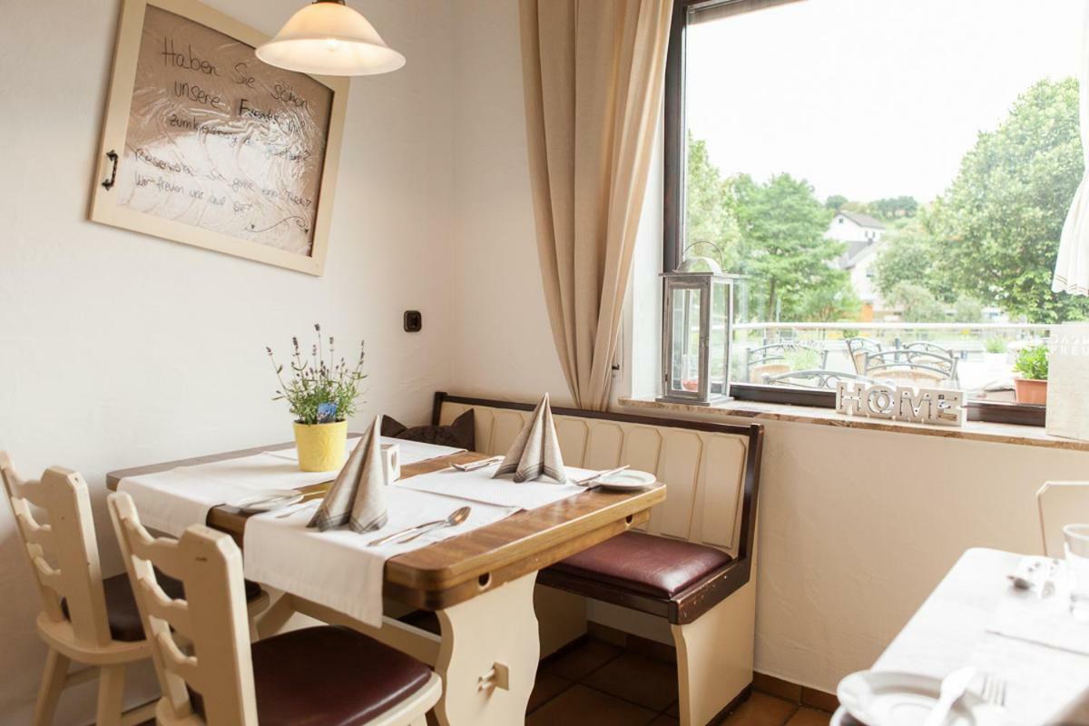 Landgasthaus Zum Kreuzberg Schonbach  Extérieur photo